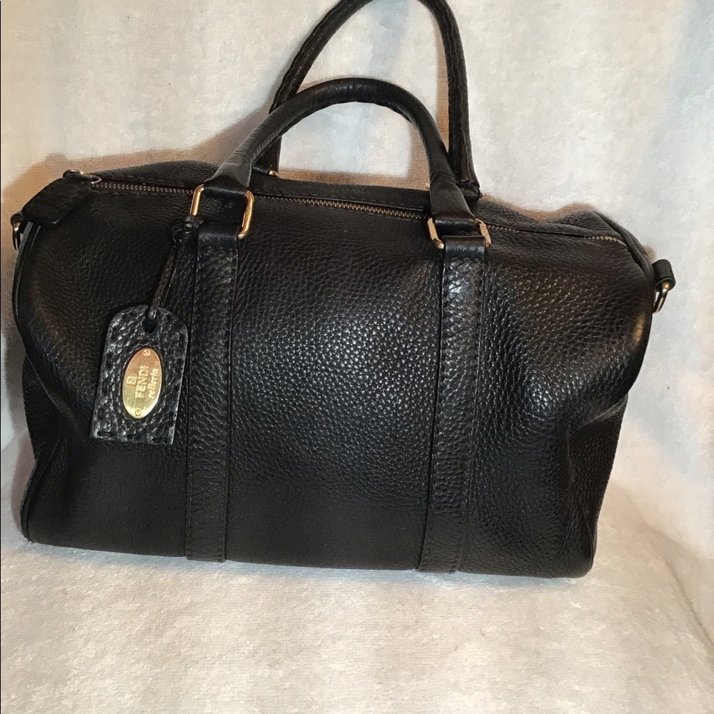 Fendi seller is leather bag - Picture 3 of 12